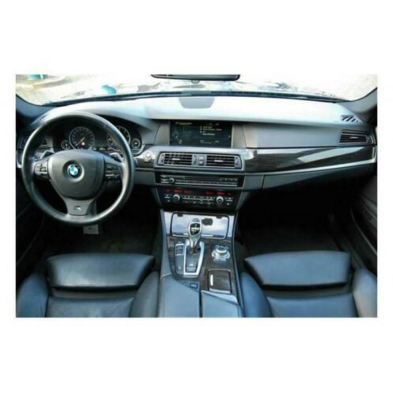 BMW 5-SERIE 528i Touring Executive M-sport Automaat