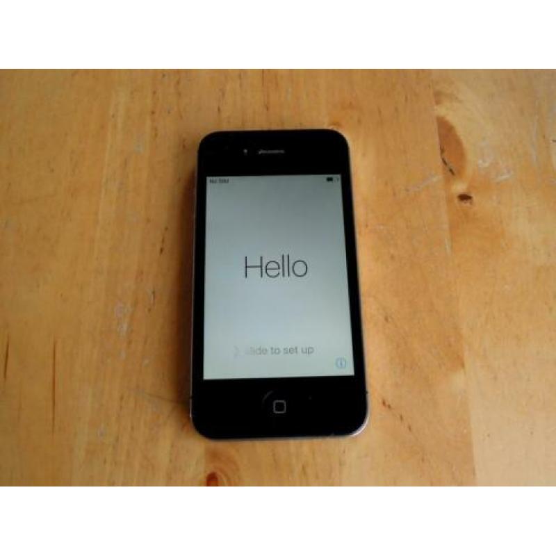 iPhone 4s A1387 16gB ios 9.3.5 simlockvrij VANS hoesje snoer