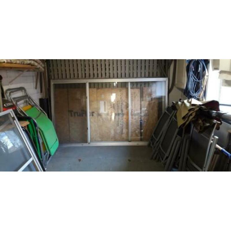 2x aluminium kozijn enkel glas 240x140