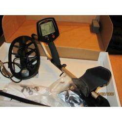 Gloednieuwe Fisher F75 metaaldetector