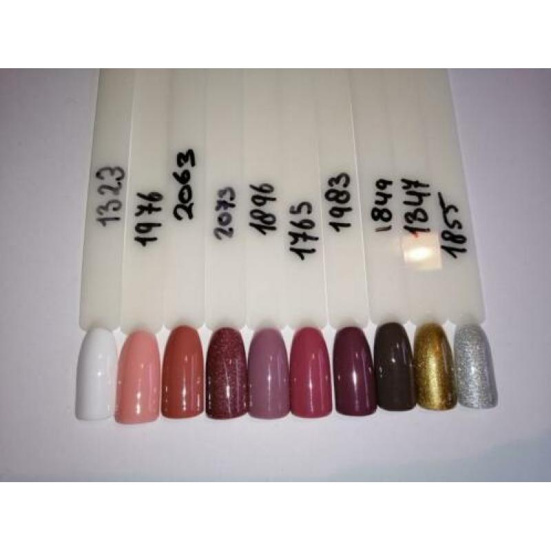 54 kleuren gelpolish 5 euro per stuk