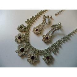 Fraaie j.80 set: ketting en oorbellen van facetgesl.kristal