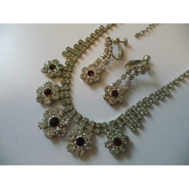 Fraaie j.80 set: ketting en oorbellen van facetgesl.kristal