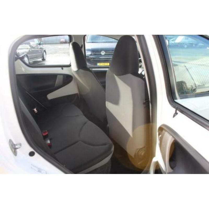 Toyota Aygo 1.0 VVT-i Comfort (68pk) 5-drs/ Navi!/ Airco/ C.
