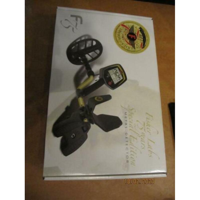 Gloednieuwe Fisher F75 metaaldetector