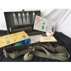 Detectie set chemische strijdmiddelen metalen doos