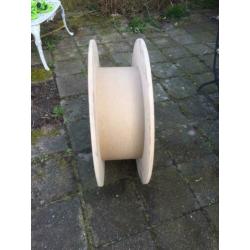 Houten haspels om zelf bijv. sidetafel te maken (H)