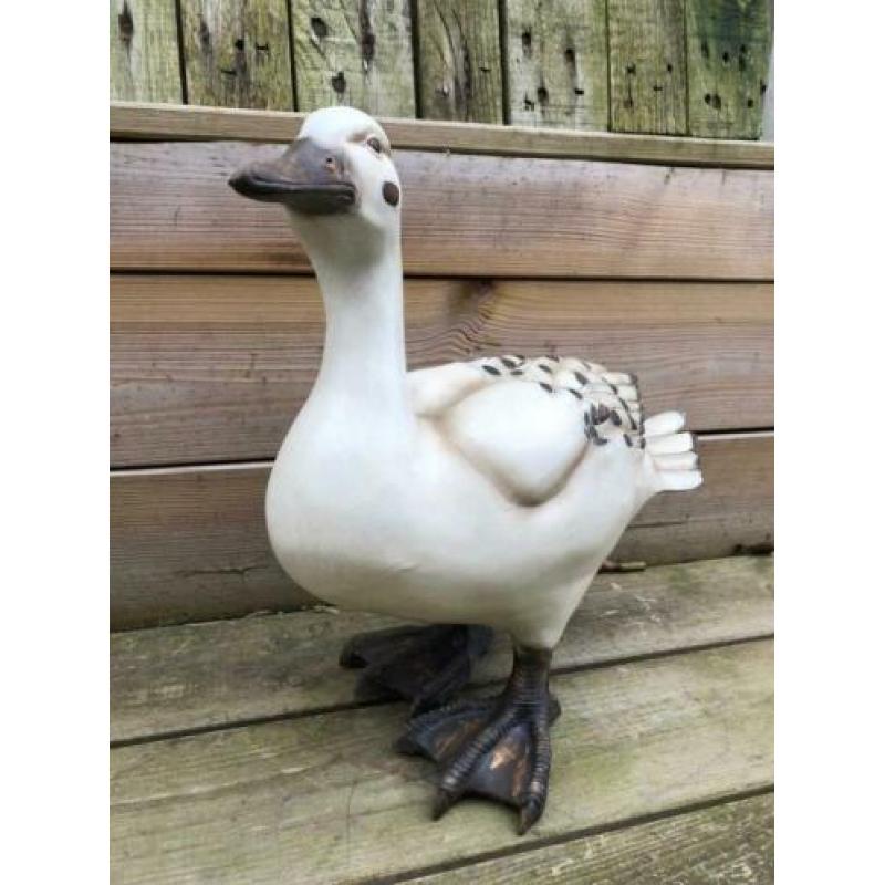 Mooi beeld van een eend-old-look white, polystone-eend