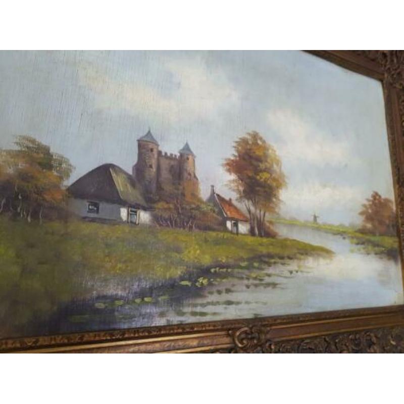 Oud schilderij kasteel huisjes bomen molen op houtpaneel