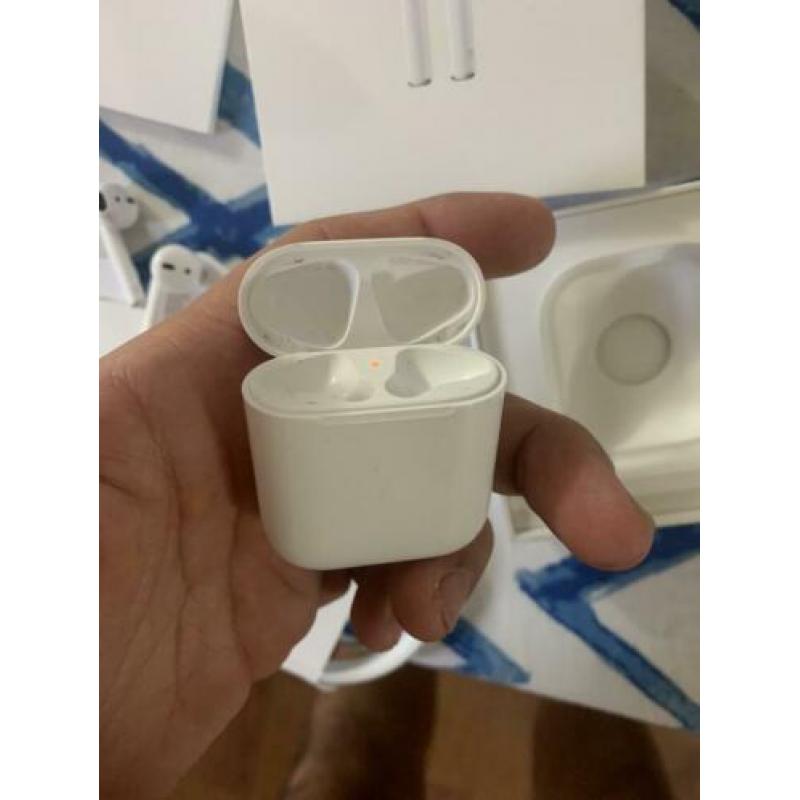 Apple Airpods 2|ZGAN|Nauwelijks gebruikt compleet setje