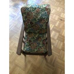 kleine type (rook)stoel voor kinderen met voetenstoof