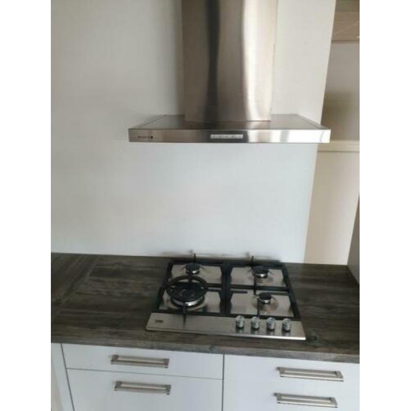 INNOVARE Keukens: HOOGGLANS Showroomkeuken / Compleet !