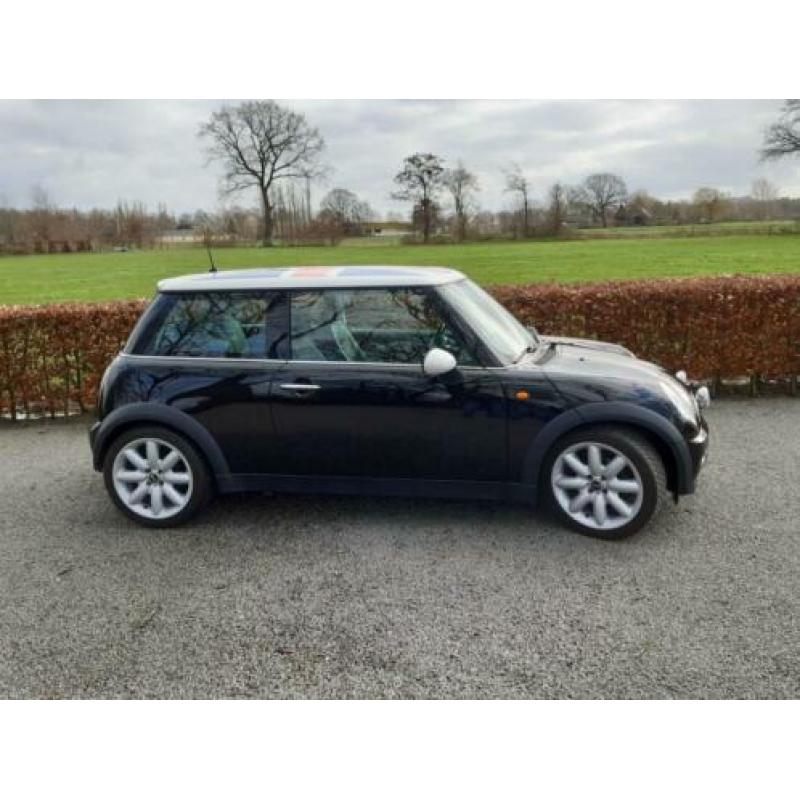 Mini Mini 1.6 16V Cooper Pepper 2001 Zwart