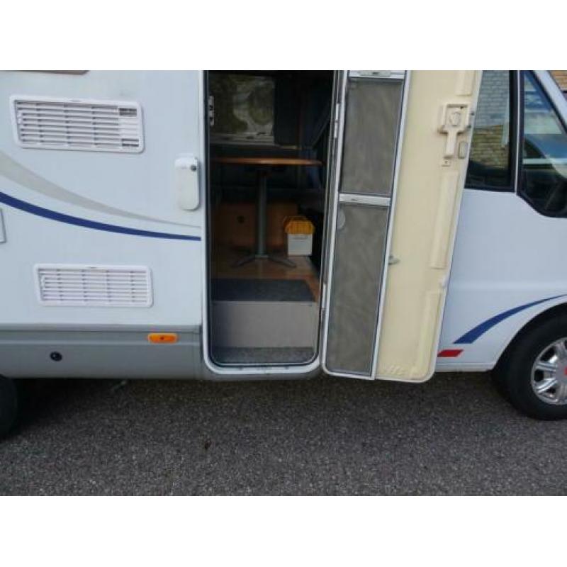 Dethleffs Globetrotter Esprit vast bed garage