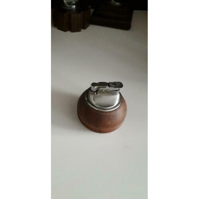 Houten tafelaanstekers