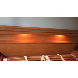 Tweepersoonsbed 160x210 i.z.g.st. moet snel weg