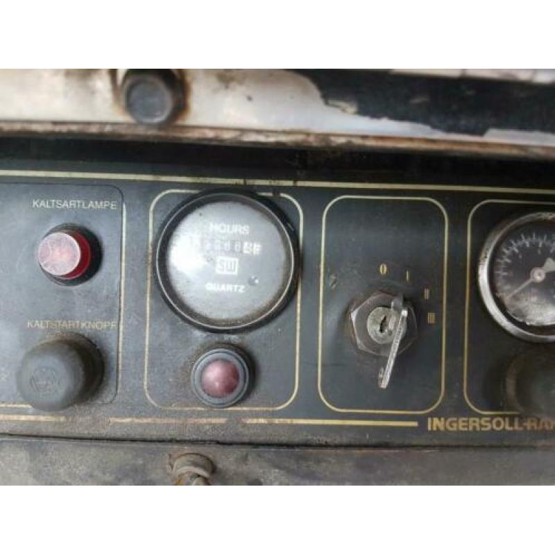 Compressor met aggregaat