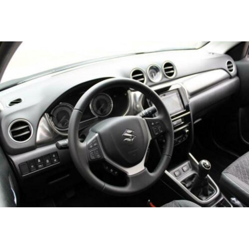 Suzuki Vitara 1.0 Stijl Boosterjet | Navigatie | Cruise cont