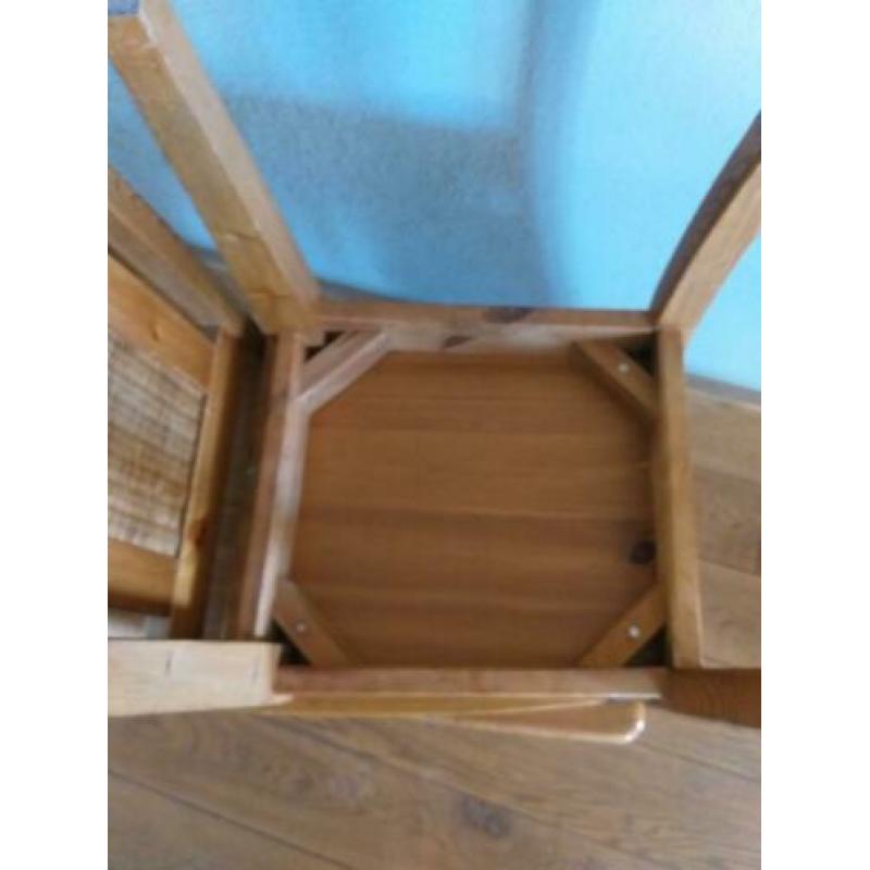 Houten stoelen