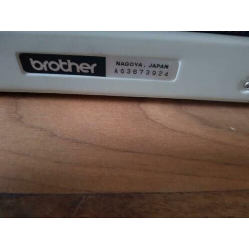Typmachine Brother Deluxe 220 in koffer