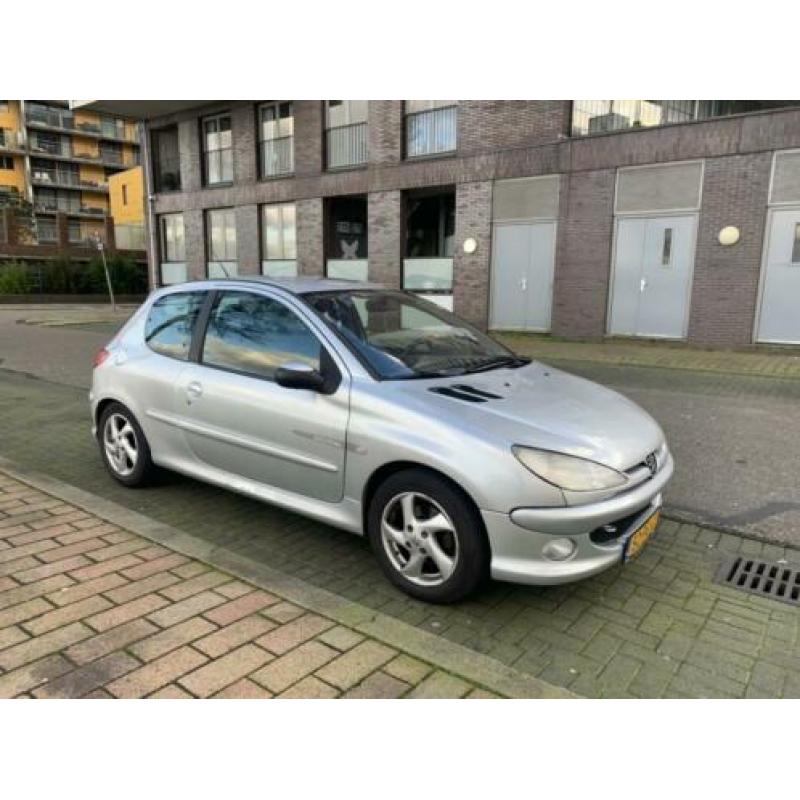 Peugeot 206 1.4 16V XS QUICKSILVER APK AIRCO
