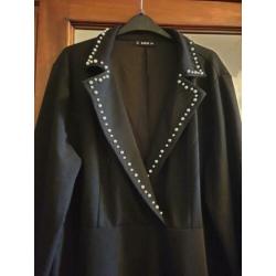 Zwarte jurk met parels maat 48 50