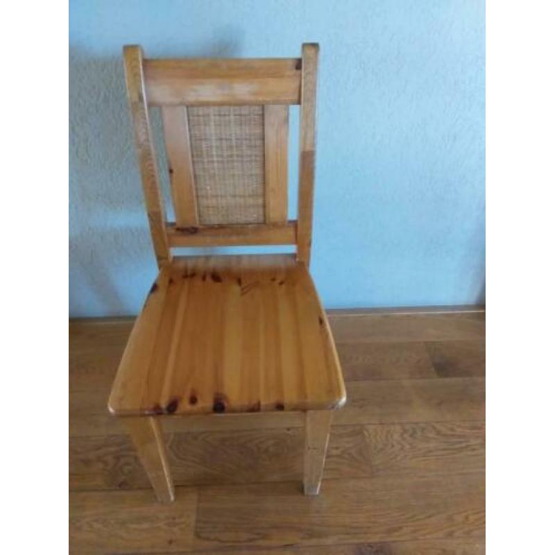 Houten stoelen