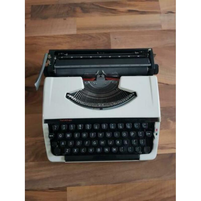 Typmachine Brother Deluxe 220 in koffer
