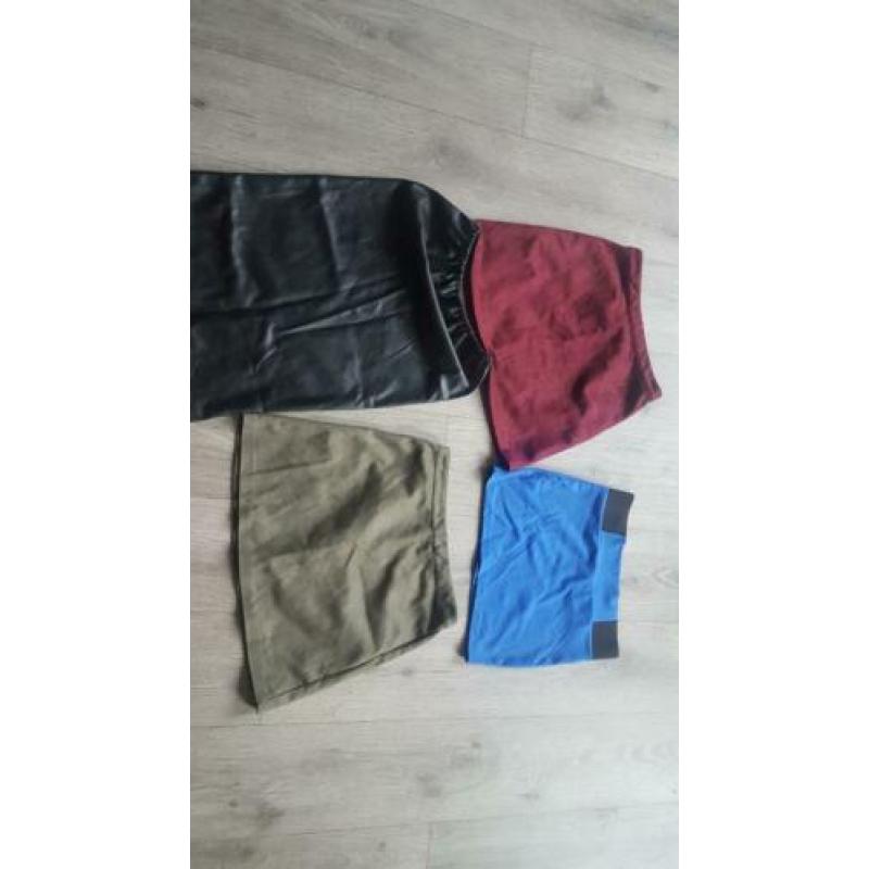 4 rokken maat s/m VOOR EEN GOED DOEL