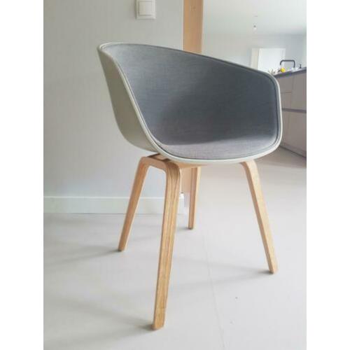 Hay about a chair AAC22