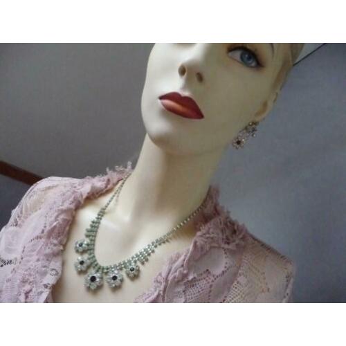 Fraaie j.80 set: ketting en oorbellen van facetgesl.kristal