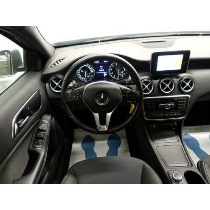 Mercedes-Benz A-Klasse 180 Prestige AMG-Line Automaat , Navi