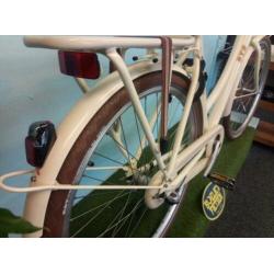 Prachtige nieuwe omafiets bij Boelie's Fietsen