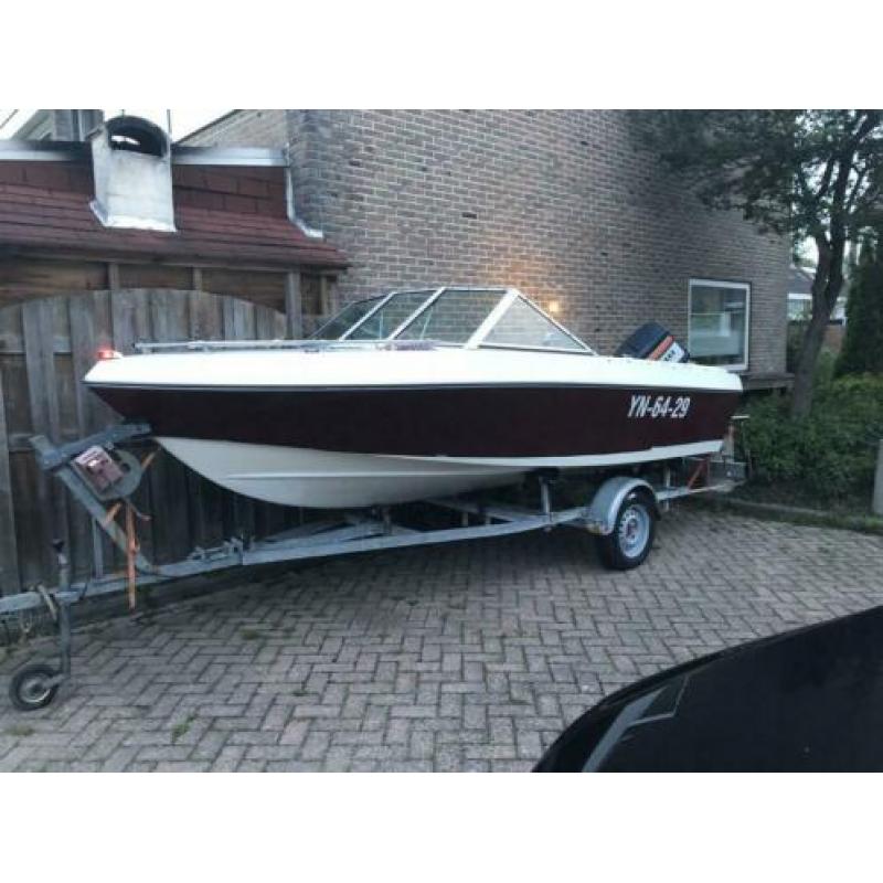 INVADER 170 YAMAHA 75PK met kantel trailer.