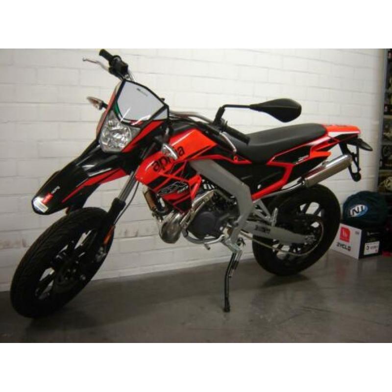 Aprilia SX Accelaration 2020 Nieuw zwart / rood 0 km DERBI
