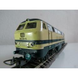 Diesel DB met benzinetransport, interfrigo, containerwagon m