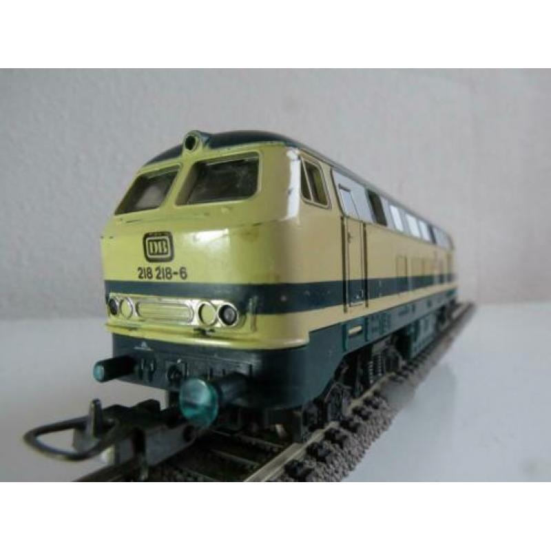 Diesel DB met benzinetransport, interfrigo, containerwagon m