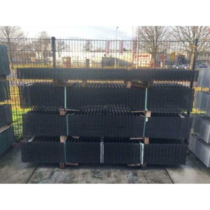 Dubbelstaafsmat 100m 6x5x6 Zwart RAL 9005 Hekwerk 63cm hoog