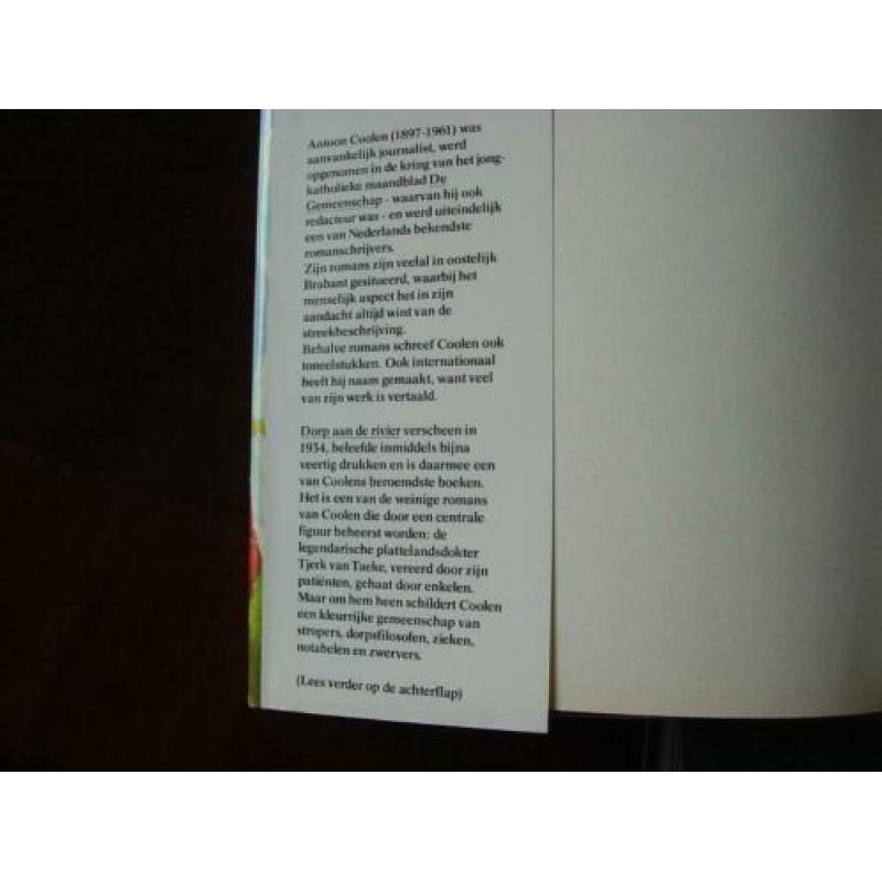 Dorp aan de rivier. Antoon Coolen. 258 pagina's.