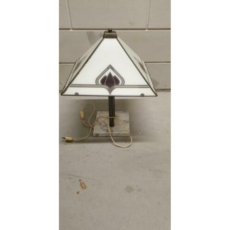 Glazen hanglamp en tafellamp samen 25