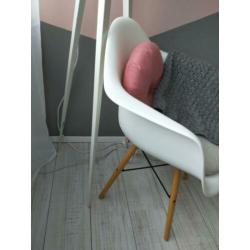 Leuke stoel voor bijvoorbeeld de kinderkamer.