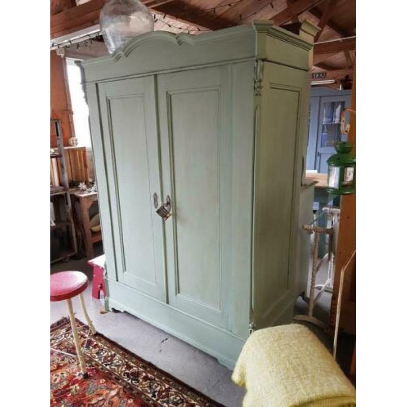 Brocante/Vintage oude groene eiken kast servieskast
