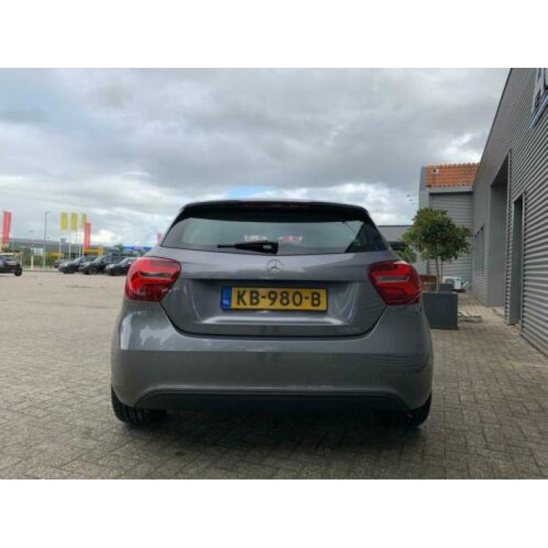 Mercedes-Benz A-Klasse 160 Ambition LED Sportstoelen Navigat