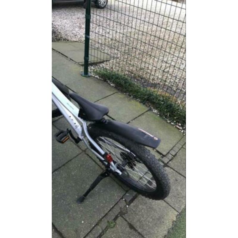 Mountainbike Cube Roscoe 24 inch zilvergrijs