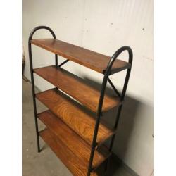 vintage staande rek / étagère met zwart stalen frame