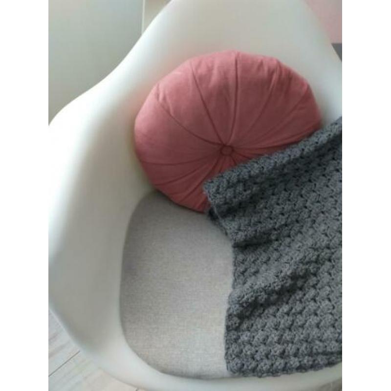 Leuke stoel voor bijvoorbeeld de kinderkamer.