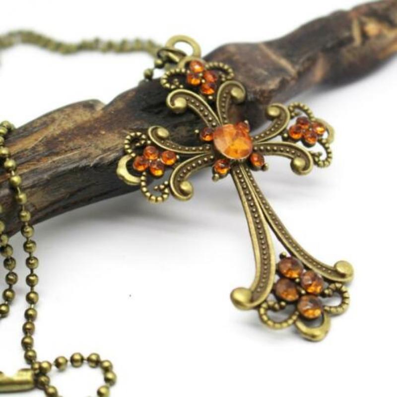 Ketting met hangertje Kruis 2e ad
