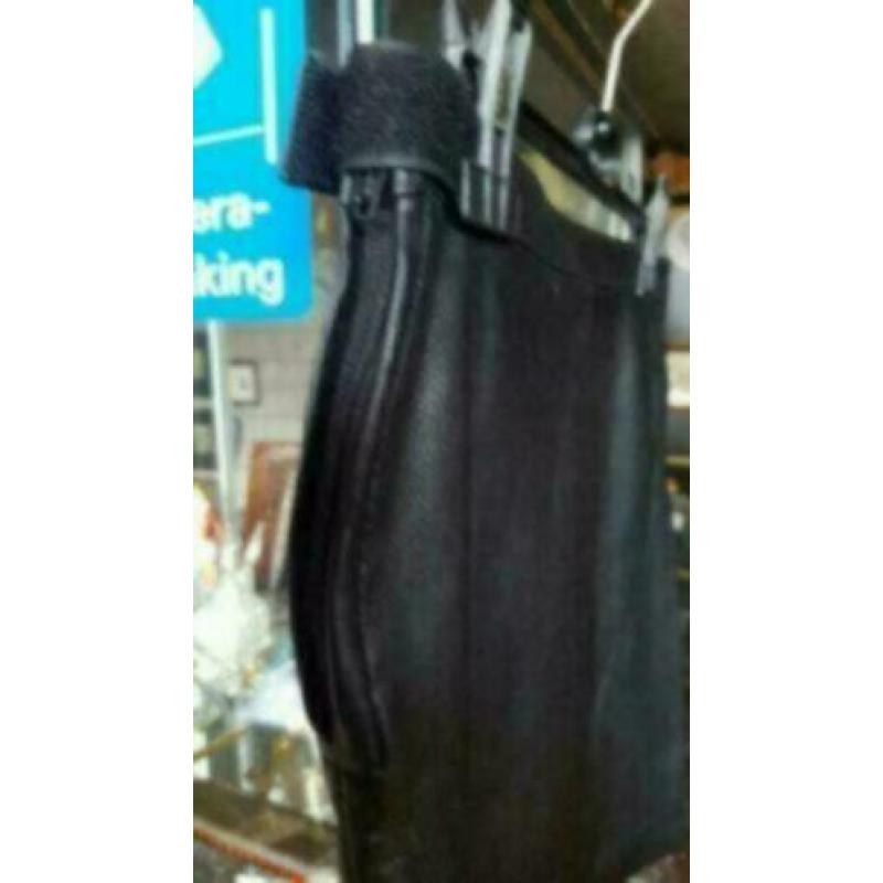 sexy splinternieuw zwart leder rokje van €55 nu voor €10 !!!