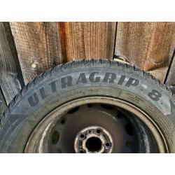 Te koop set van 4 x winterband op velg.