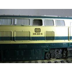 Diesel DB met benzinetransport, interfrigo, containerwagon m
